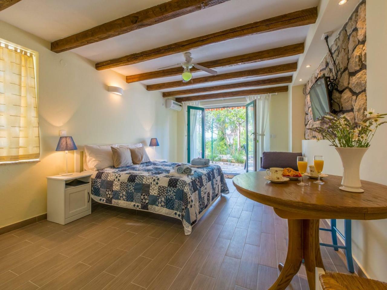 Neno Apartment